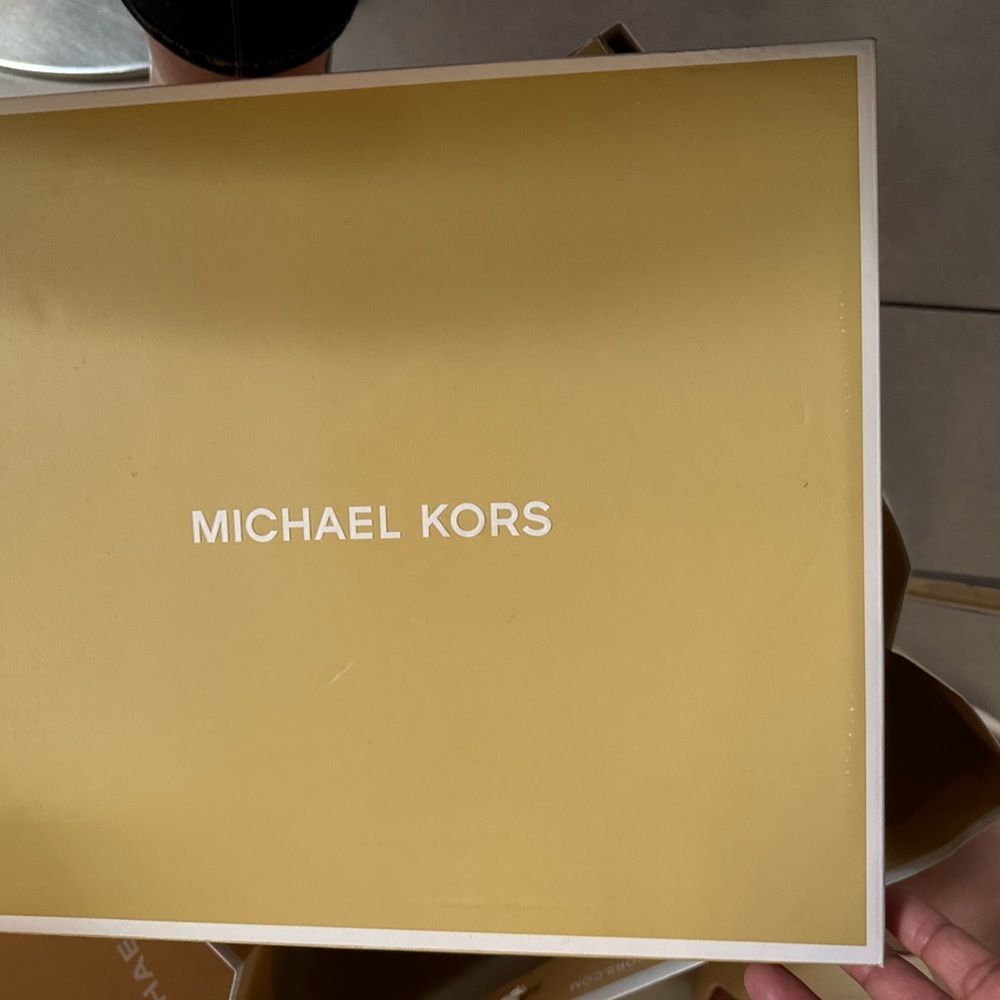 Michael Kors boots - Picture 3 of 6